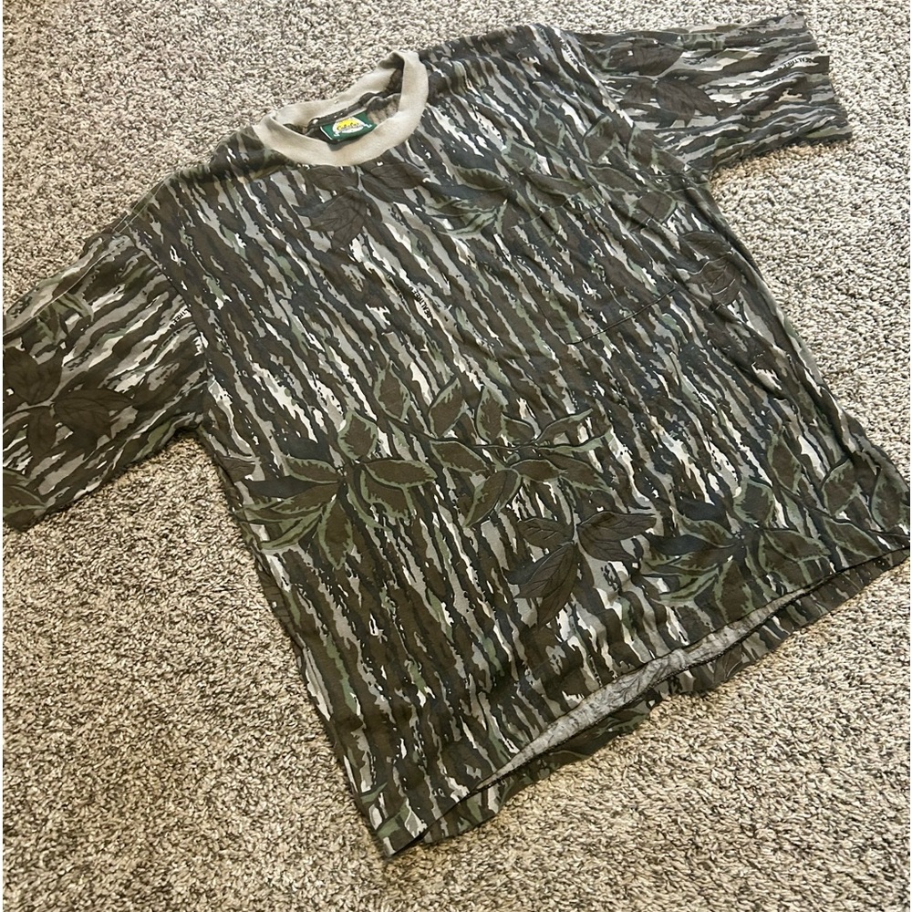 Men’s camo print t-shirt